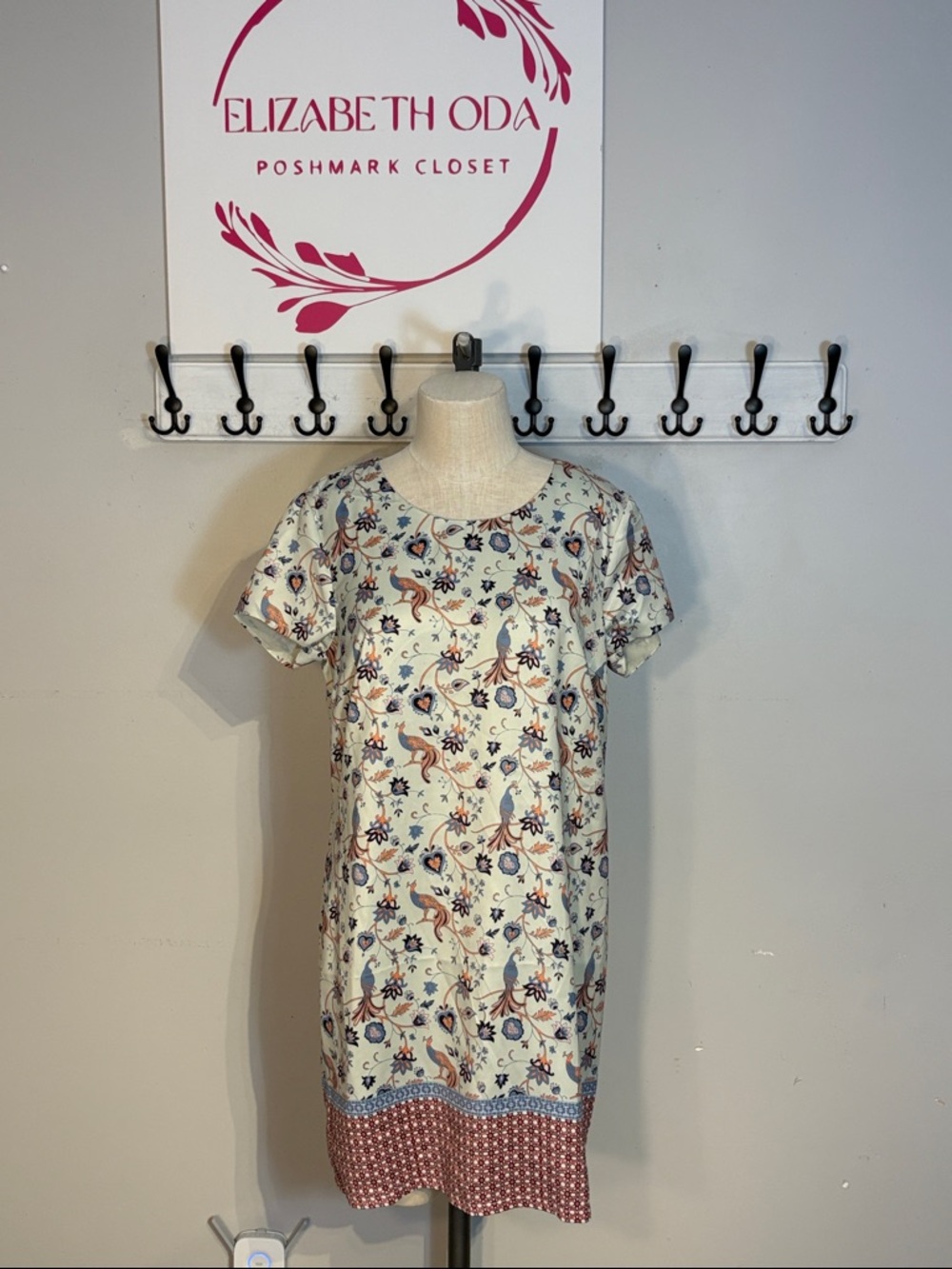 Cream Floral & Phoenix Dress with Pink Contrast Hem NWT size 10
